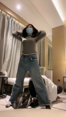 图片[4]_【榕S】御姐黑丝诱惑-碾压喂食/踩狗头狗脖子 bf26054_HD绳艺资源