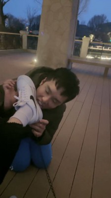 【桃幼幼】夜跑女神户外调-舔脏鞋/骑马/嘴塞袜子关狗笼 bf26097_HD绳艺资源