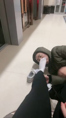 图片[3]_【桃幼幼】夜跑女神户外调-舔脏鞋/骑马/嘴塞袜子关狗笼 bf26097_HD绳艺资源