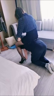 【玖儿】黑丝高跟御姐骑马/舔脏鞋/碾压喂食 bf26091_HD绳艺资源