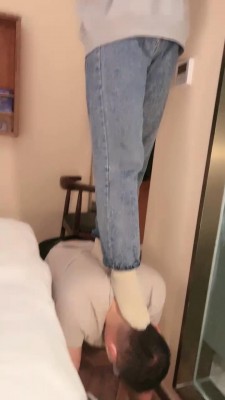 图片[5]_【晚晚公主】AJ小姐姐开发狗舔脏鞋底/踩背 bf26083_HD绳艺资源