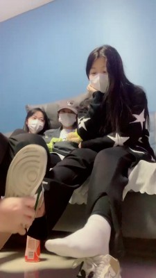 【精神小妹】6S素人学生主-原味白袜裸足气味羞辱/狂舔 bf26042_HD绳艺资源