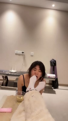 【橘子没熟】母畜-边舔原味白袜jio/边喝圣水/舔脚趾 bf26115_HD绳艺资源