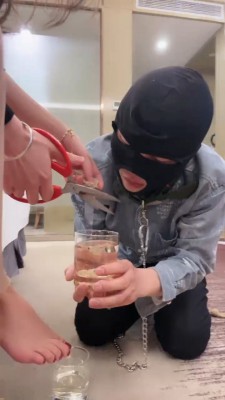 图片[13]_【万一】超脏帆布鞋白袜+肉丝-筷子刑踩/喂食酸奶踩面包/吃脚皮 bf26111_HD绳艺资源