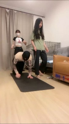 图片[2]_【高难度挑战美学】白丝裸足羞辱/踩踏喂食/转胯遛狗/训练揪耳朵 bf26104_HD绳艺资源