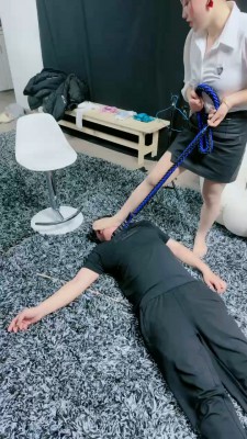 图片[6]_【馨妍】双S-皮鞋+黑丝肉丝踩踏喂食/骑马 bf26006_HD绳艺资源