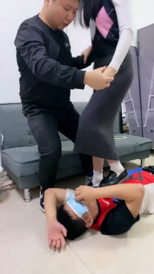 图片[5]_【艾莉】情侣主调绿帽-皮鞋白袜踩踏/舔脏鞋底/臭脚捂脸/耳光 bf26010_HD绳艺资源