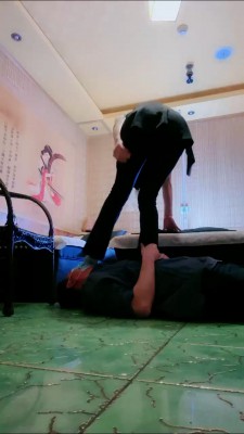 图片[2]_【艾琳】双S-开发沐足店技师做S-踩踏【下】 bf25913_HD绳艺资源