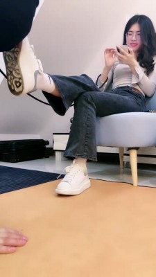 【嘉妮S】夜跑后原味白袜鞋袜辱狗 bf25923_HD绳艺资源