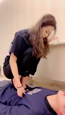 图片[8]_【冷鸢大大】运动鞋+高跟鞋全体重踩踏/滴蜡狗头/训练 bf25915_HD绳艺资源