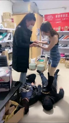 图片[3]_【领主老大】重刑-开发快递站女老板/全体重踩踏 bf25924_HD绳艺资源