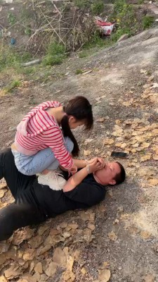 图片[10]_【伊晨】小白鞋女神户外狂虐跟踪狂 bf25943_HD绳艺资源