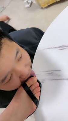 图片[8]_【艾莉】5双鞋轮换踩踏-踩狗脸狗舌头-喂口水 bf25958_HD绳艺资源