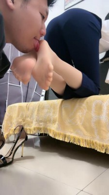 图片[10]_【艾莉】坏女生诱惑老师舔鞋底/高跟踩踏/口水浓痰sp bf25872_HD绳艺资源