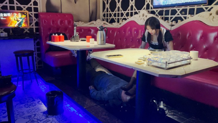 图片[5]_【第5风格】Ktv里被服务员虐待艺术舔脚 YC-230707-6_HD绳艺资源