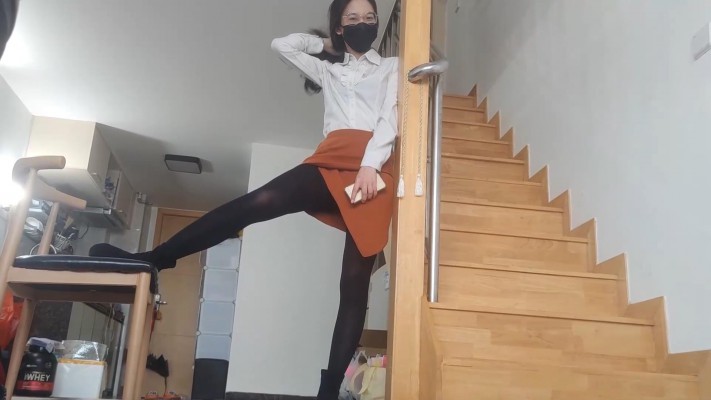 图片[8]_广州小鱼大人粤语黑丝第一视角羞辱贱嗨舔鞋钻胯_HD绳艺资源