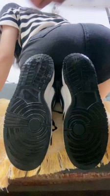 图片[2]_套路直播视频【艾莉】舔运动鞋/臭白袜脚捂脸/舔脚趾缝 bf26157_HD绳艺资源