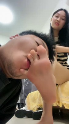 图片[10]_套路直播视频【艾莉】舔运动鞋/臭白袜脚捂脸/舔脚趾缝 bf26157_HD绳艺资源