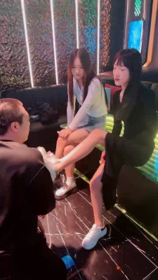 图片[2]_套路直播视频【精神小妹】双S-KTV-全体重踩踏/舔鞋逗狗 bf26153_HD绳艺资源