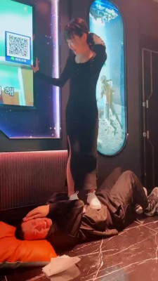 图片[5]_套路直播视频【精神小妹】双S-KTV-全体重踩踏/舔鞋逗狗 bf26153_HD绳艺资源