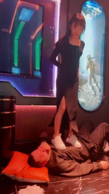 图片[6]_套路直播视频【精神小妹】双S-KTV-全体重踩踏/舔鞋逗狗 bf26153_HD绳艺资源
