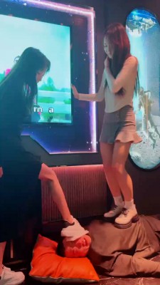 图片[7]_套路直播视频【精神小妹】双S-KTV-全体重踩踏/舔鞋逗狗 bf26153_HD绳艺资源