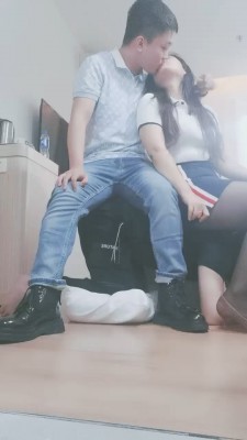 图片[3]_套路直播视频【小欣欣】情侣主辱绿帽-骑马坐垫/舔臭脚踩踏 bf26270_HD绳艺资源