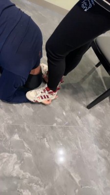 图片[7]_套路直播视频【彼岸花S】重度训练运动鞋踩踏刑虐 bf26262_HD绳艺资源