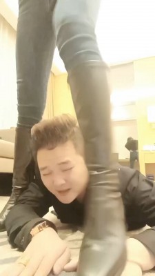 图片[3]_套路直播视频【御神】长靴全体重踩踏/转胯遛狗/闻舔原味白袜脚 bf26432_HD绳艺资源