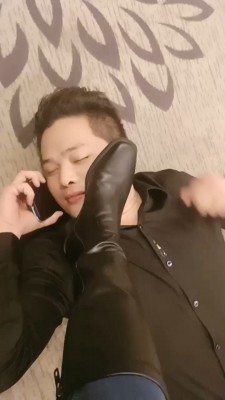 图片[9]_套路直播视频【御神】长靴全体重踩踏/转胯遛狗/闻舔原味白袜脚 bf26432_HD绳艺资源