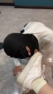 图片[4]_套路直播视频【绿子】开发素人闺蜜做狗-黑丝脚喂食酸奶/吃臭袜【完整版】bf26267_HD绳艺资源