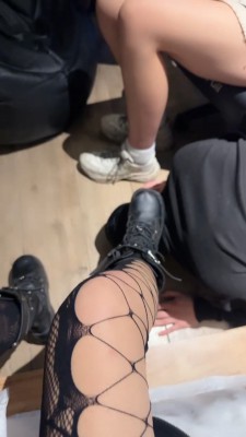 套路直播视频【可爱S】双S-靴子+运动鞋/棉袜脚捂狗脸 bf26415_HD绳艺资源