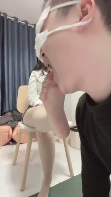 图片[10]_套路直播视频【00后尤物】棉袜塞嘴内裤套头艺术耳光/全体重踩踏/喝圣水 bf26387_HD绳艺资源