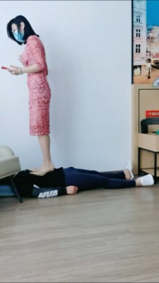 套路直播视频【小爷】高跟全体重踩踏 bf26365_HD绳艺资源