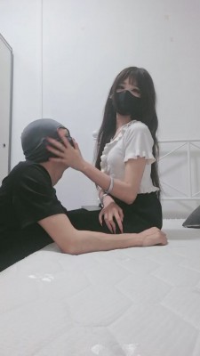 套路直播视频【软玉】素人学生主白袜脚辱老师-踩踏 bf26297_HD绳艺资源