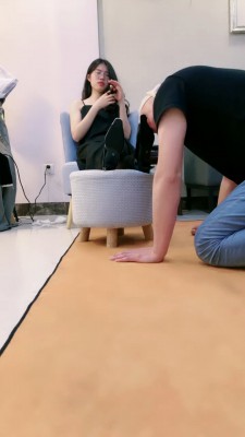 图片[2]_套路直播视频【嘉妮】闻小白鞋犯贱/黑丝高跟踩喂食/训练抽狗爪 bf26205_HD绳艺资源