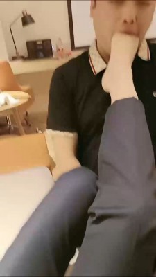 图片[5]_套路直播视频【御神】白领下班调-高跟踩踏/耳光/强迫闻鞋窝 bf26250_HD绳艺资源