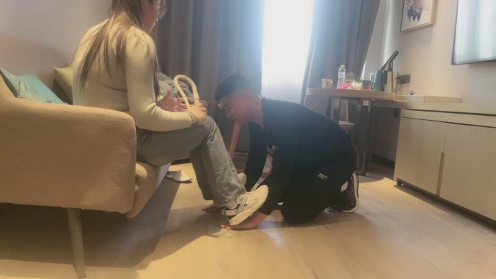 图片[2]_套路直播视频【诺诺子】舔运动鞋/白袜脚深喉/踩踏当坐垫 bf26272_HD绳艺资源