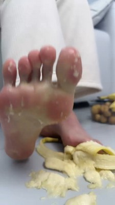 图片[3]_套路直播视频【狗哥】重口-踩踏食物喂食 bf26395_HD绳艺资源