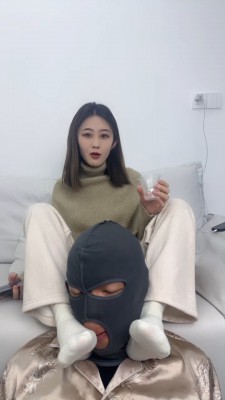 图片[3]_套路直播视频【狗哥】超强重口专场-口水+咀嚼物喂食/闻舔原味白袜 bf26386_HD绳艺资源