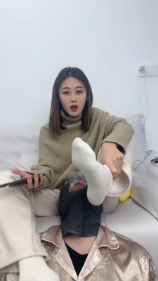 图片[4]_套路直播视频【狗哥】超强重口专场-口水+咀嚼物喂食/闻舔原味白袜 bf26386_HD绳艺资源