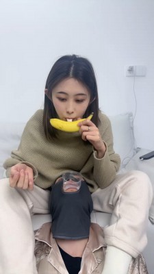 图片[5]_套路直播视频【狗哥】超强重口专场-口水+咀嚼物喂食/闻舔原味白袜 bf26386_HD绳艺资源