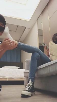 图片[2]_套路直播视频【美娜格格】高帮帆布鞋白棉袜辱狗/喝圣水/转胯 bf26382_HD绳艺资源