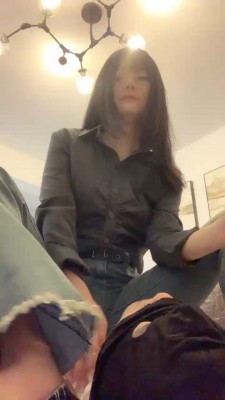 图片[8]_套路直播视频【宝爷】高跟踩踏-骑马胯下辱-吃口水-腿绞窒息 bf26369_HD绳艺资源