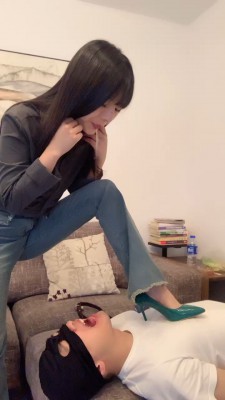 图片[10]_套路直播视频【宝爷】高跟踩踏-骑马胯下辱-吃口水-腿绞窒息 bf26369_HD绳艺资源