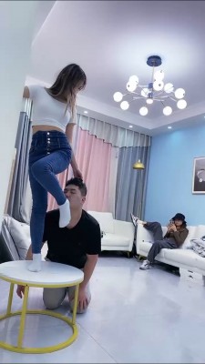 图片[2]_套路直播视频【麋鹿银儿】白袜裸足艺术深喉/全体重踩脚垫 bf26371_HD绳艺资源