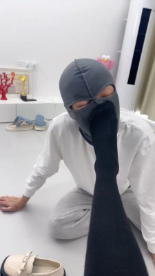 图片[8]_套路直播视频【狗哥】过膝袜S全体重踩踏-骑马转胯-臭脚捂脸 bf26421_HD绳艺资源