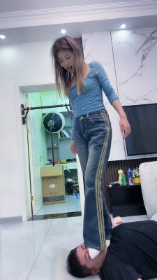 套路直播视频【麋鹿银儿】白棉袜脚重度踩踏/深喉脚耳光/骑马溜双狗 bf26416_HD绳艺资源