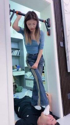 图片[4]_套路直播视频【麋鹿银儿】白棉袜脚重度踩踏/深喉脚耳光/骑马溜双狗 bf26416_HD绳艺资源