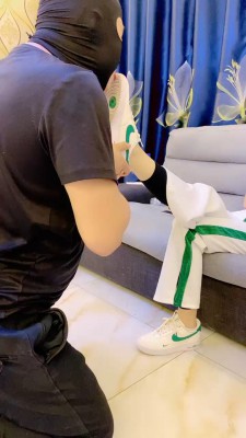 图片[5]_套路直播视频【冷鸢大大】运动鞋白棉袜踩踏-重度踢踹-棒子训练 bf26419_HD绳艺资源